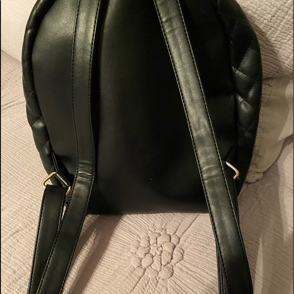 Backpack - Picture 2 of 11